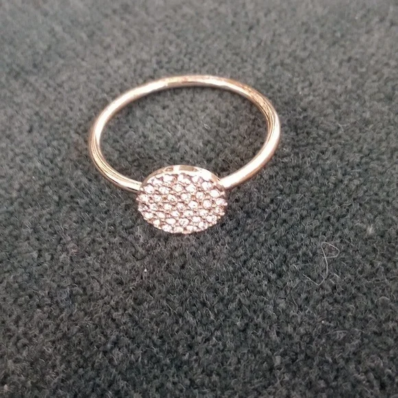 🧡2/$10 EUC MACY'S Elegant 14 Kt. gf. Gold Pave Crystal Ring - Picture 3 of 4